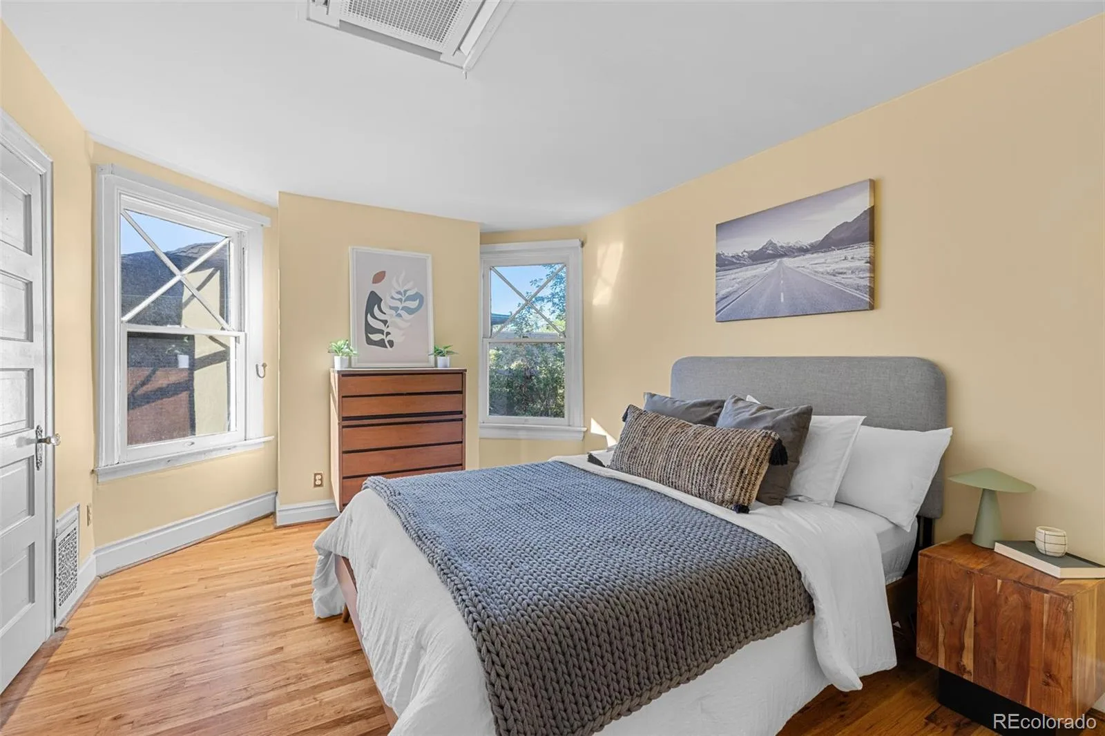 725 N Downing Street Denver CO 80218 | MLS #REC5918932 09242026065457 1600 27