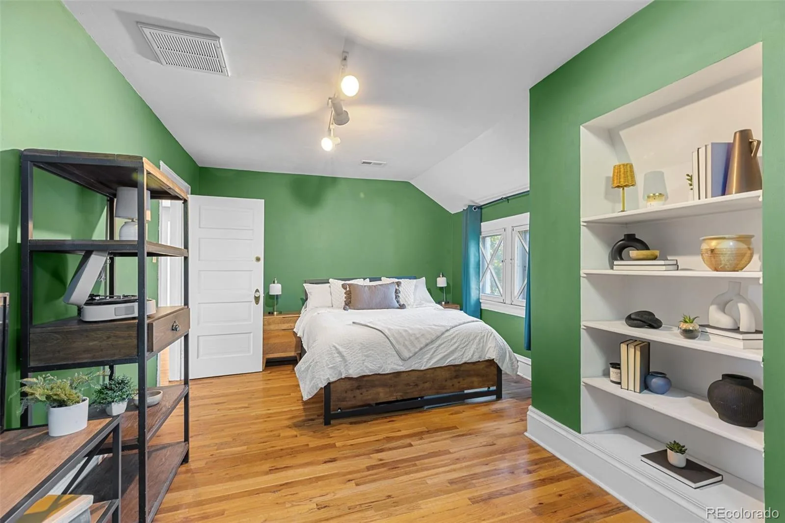 725 N Downing Street Denver CO 80218 | MLS #REC5918932 09242026065457 1600 32