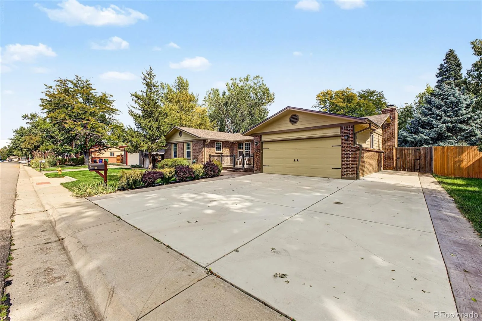 3132 S Boston Court Denver CO 80231 | MLS #REC5923914 10092026004853 1600 1