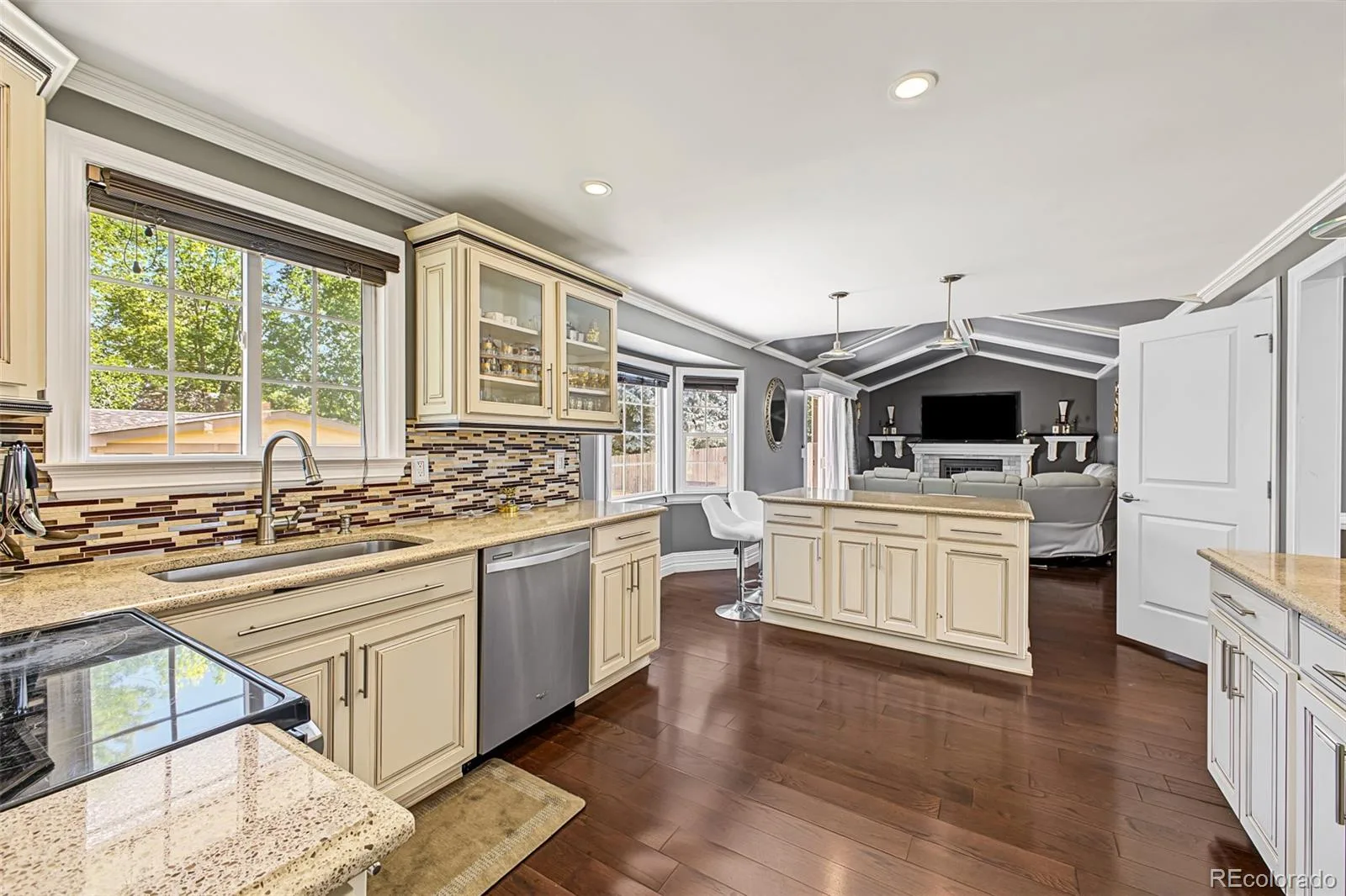 3132 S Boston Court Denver CO 80231 | MLS #REC5923914 10092026004853 1600 16