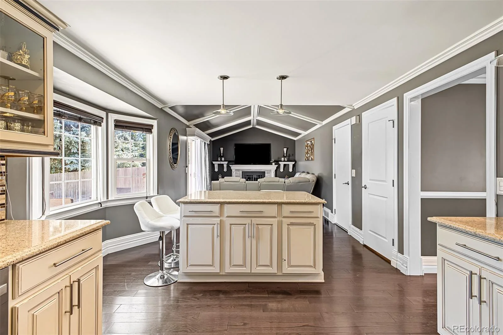 3132 S Boston Court Denver CO 80231 | MLS #REC5923914 10092026004853 1600 19