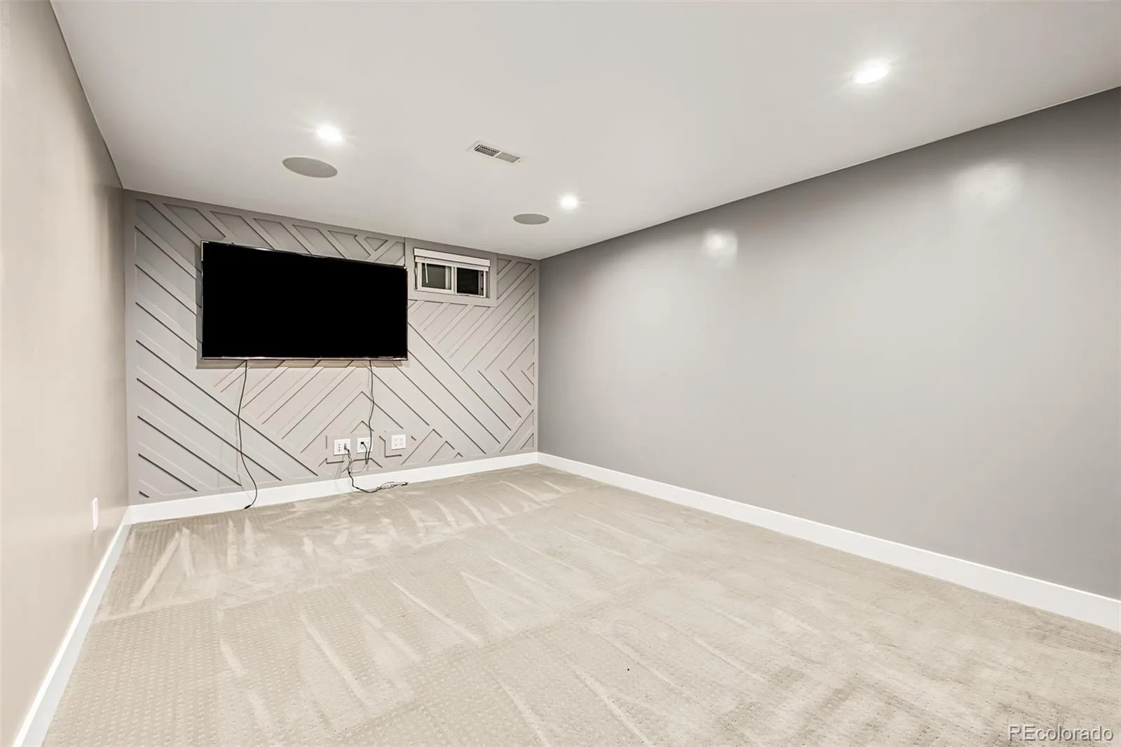 3132 S Boston Court Denver CO 80231 | MLS #REC5923914 10092026004853 1600 36