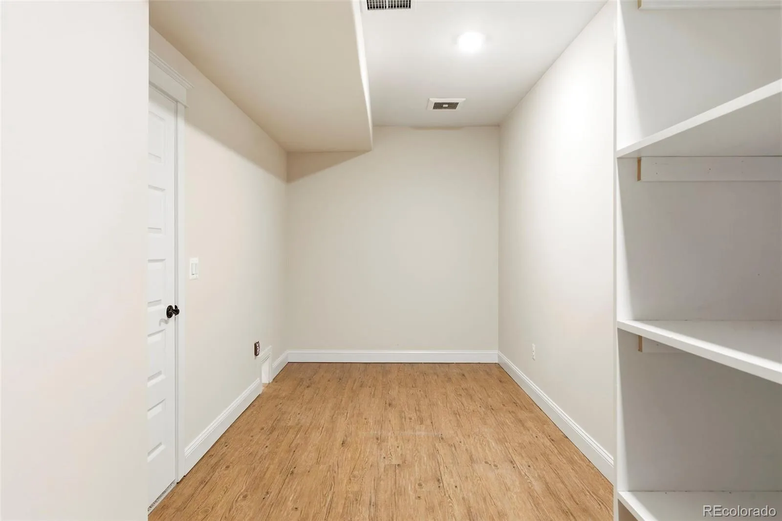 9427 E 51st Drive Denver CO 80238 | MLS #REC5924478 08202026033613 1600 36