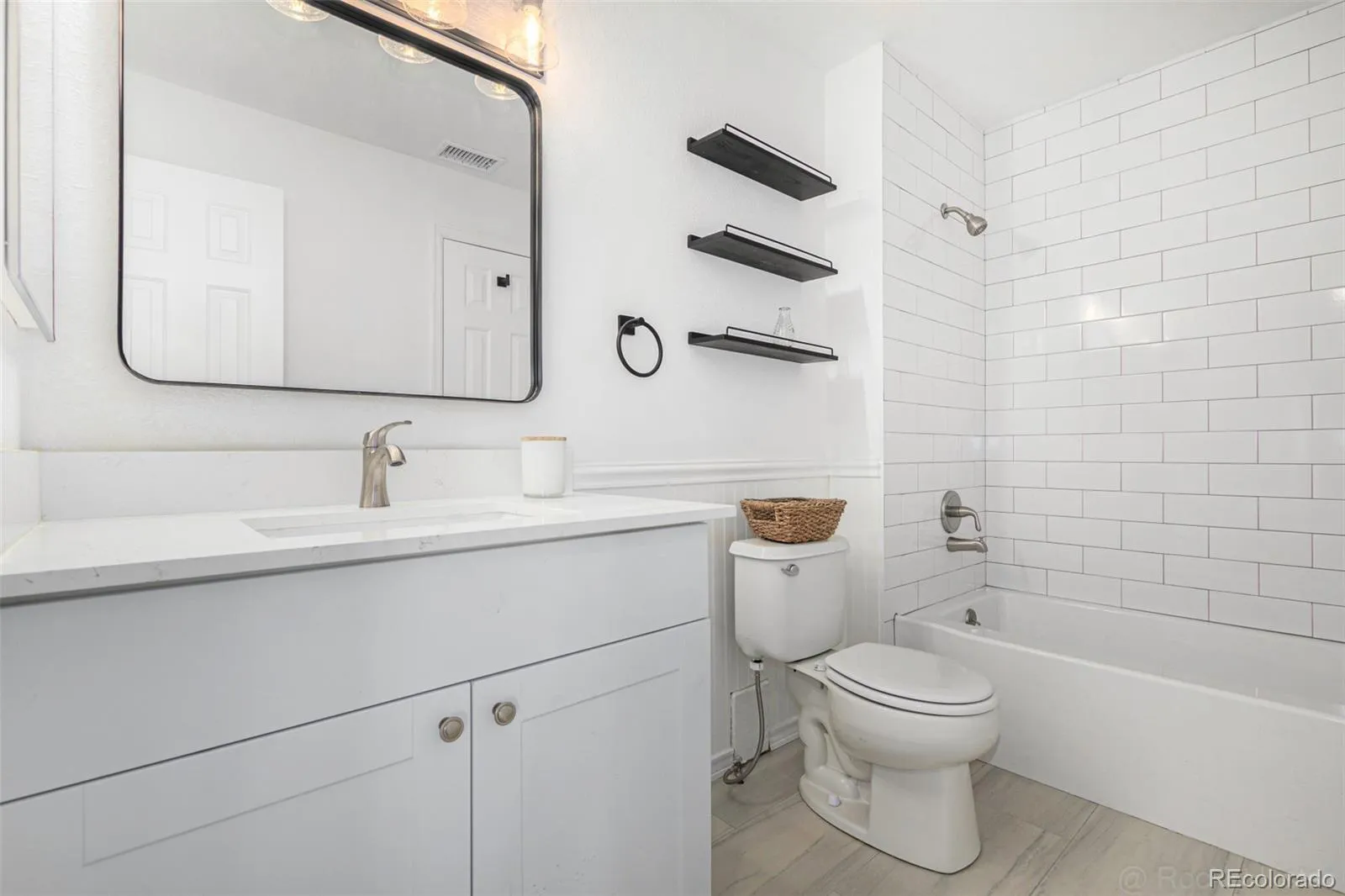 8500 E Jefferson Avenue #17C Denver CO 80237 MLS #REC5925860 05082026154617 1600 17