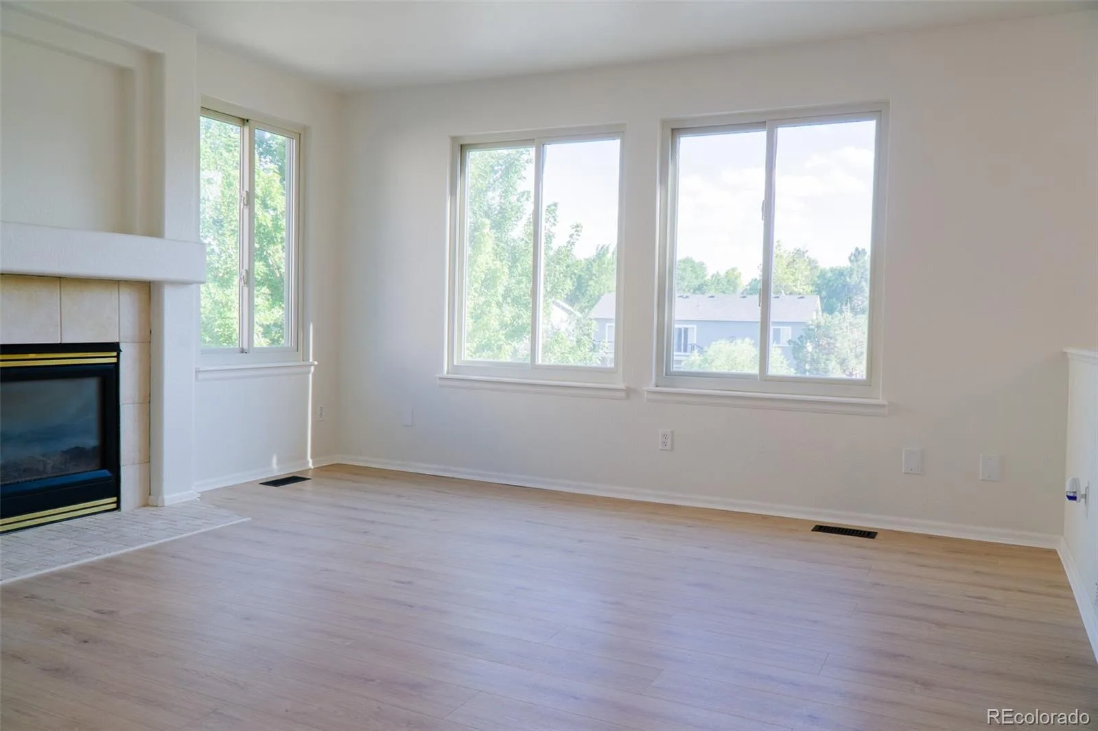 21878 E Powers Drive Aurora CO 80015 | MLS #REC5931173 07162026194900 1600 14