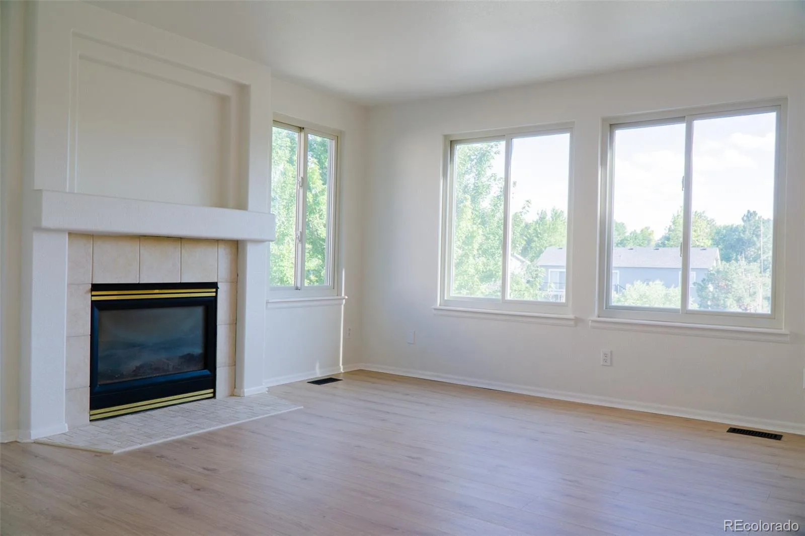 21878 E Powers Drive Aurora CO 80015 | MLS #REC5931173 07162026194900 1600 5