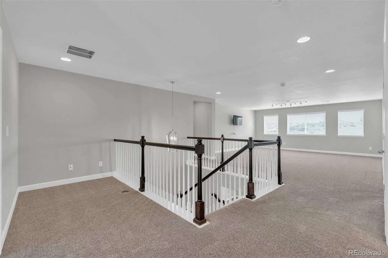 5728 Clover Ridge Circle Castle Rock CO 80104 | MLS #REC5931650 08192026195923 1600 31