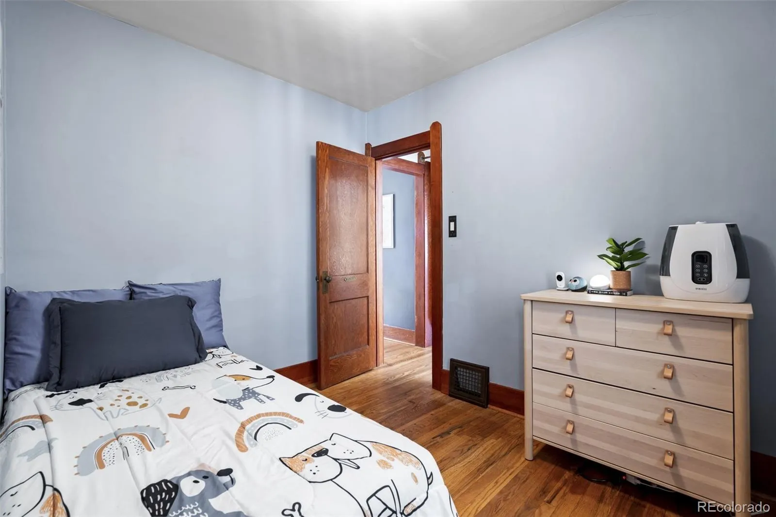 04142026212543 1600 16