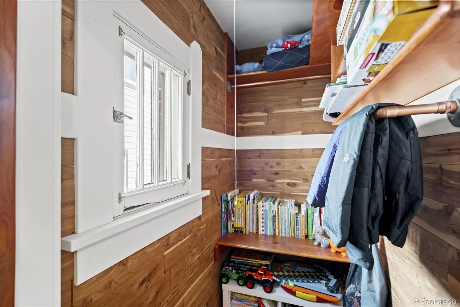 04142026212543 1600 17