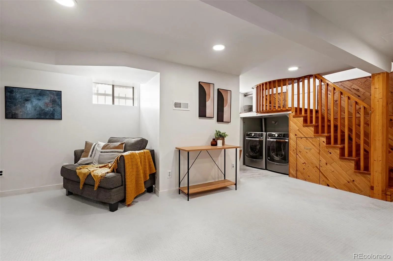 04142026212543 1600 24