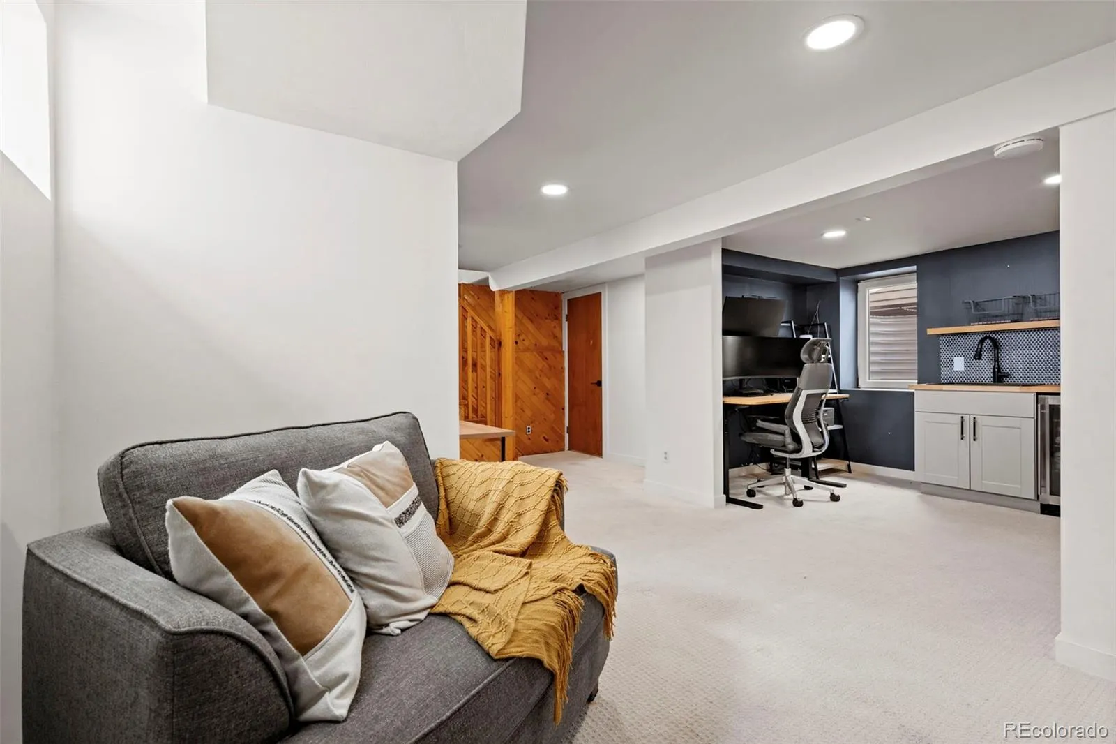 04142026212543 1600 26