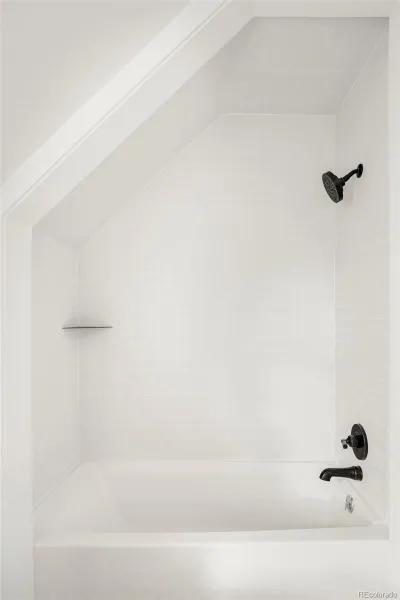 04172026221336 800 19