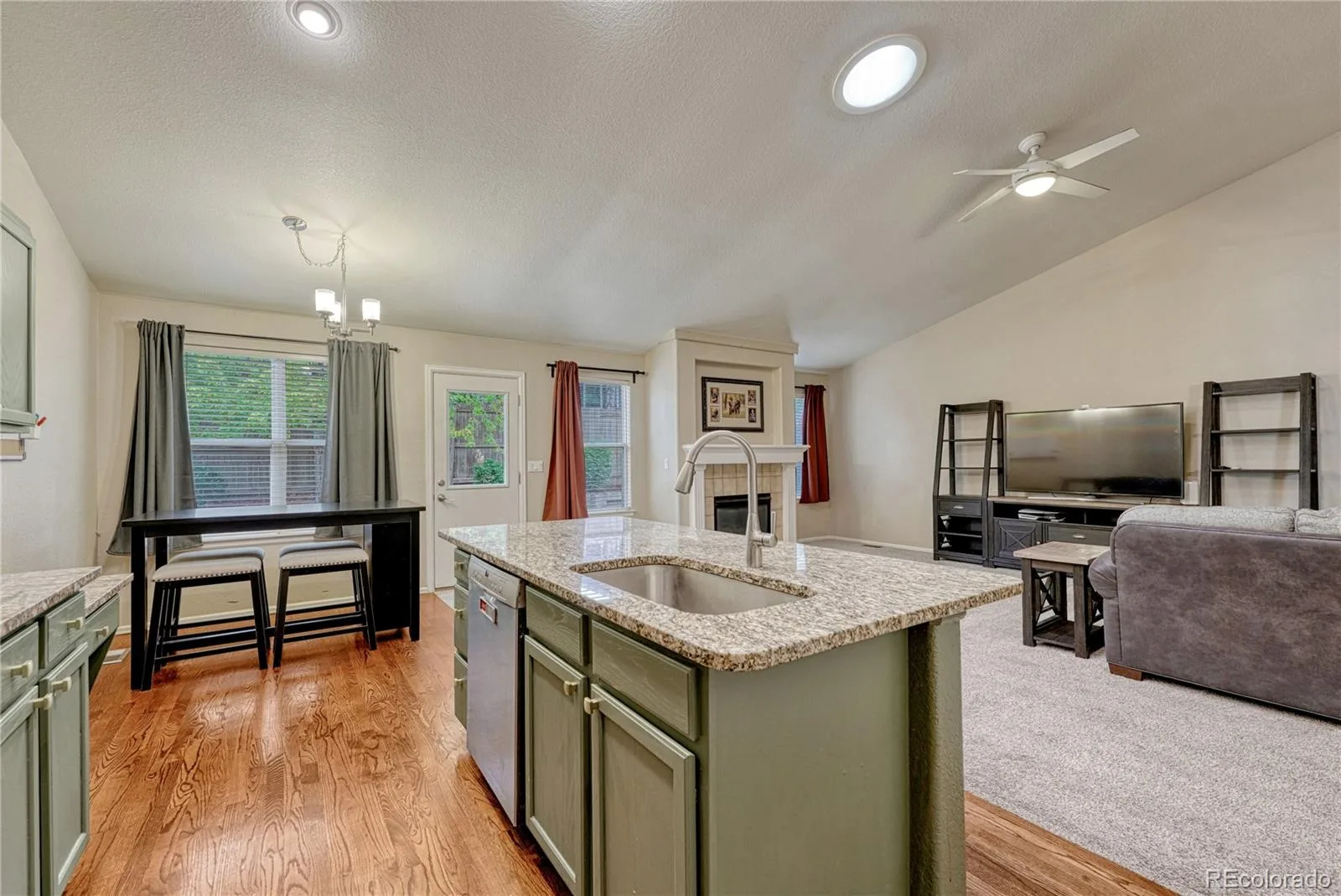 13673 W Bates Avenue Lakewood CO 80228 | MLS #REC5939872 10012026181452 1600 11