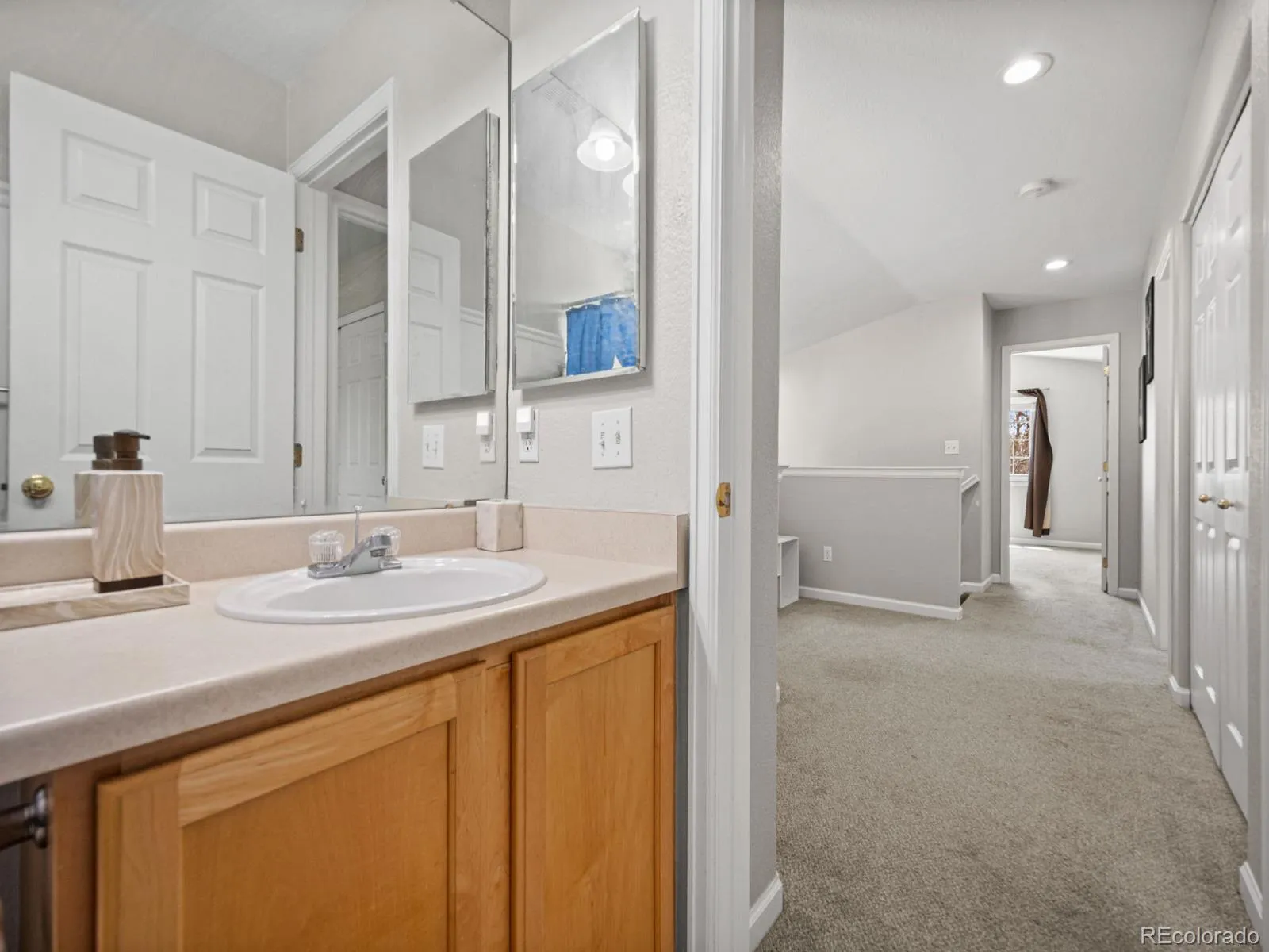 18099 E Orchard Place Aurora CO 80016 MLS #REC5941075 04232026184020 1600 19