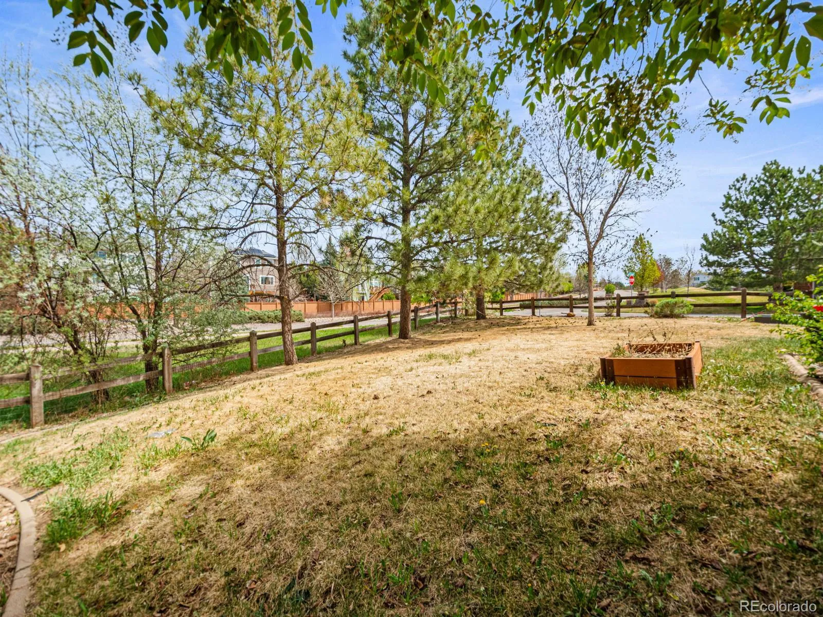 18099 E Orchard Place Aurora CO 80016 MLS #REC5941075 04232026184020 1600 34