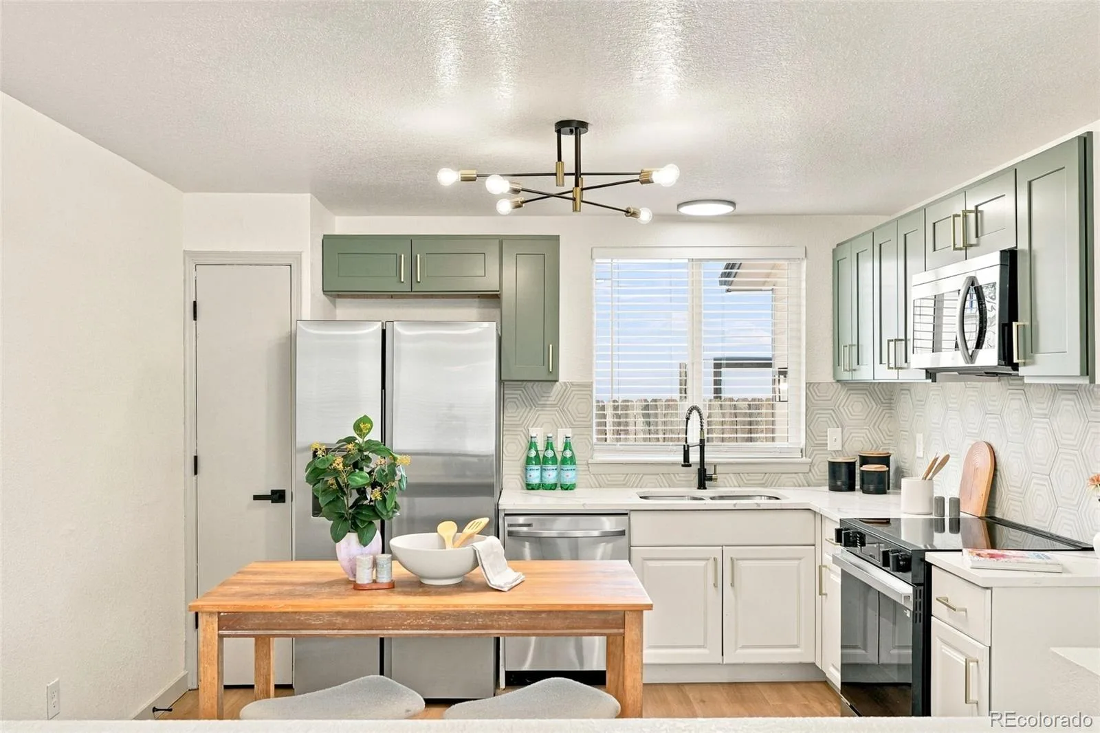 14581 E 43rd Avenue Denver CO 80239 | MLS #REC5941601 10082026215904 1600 4