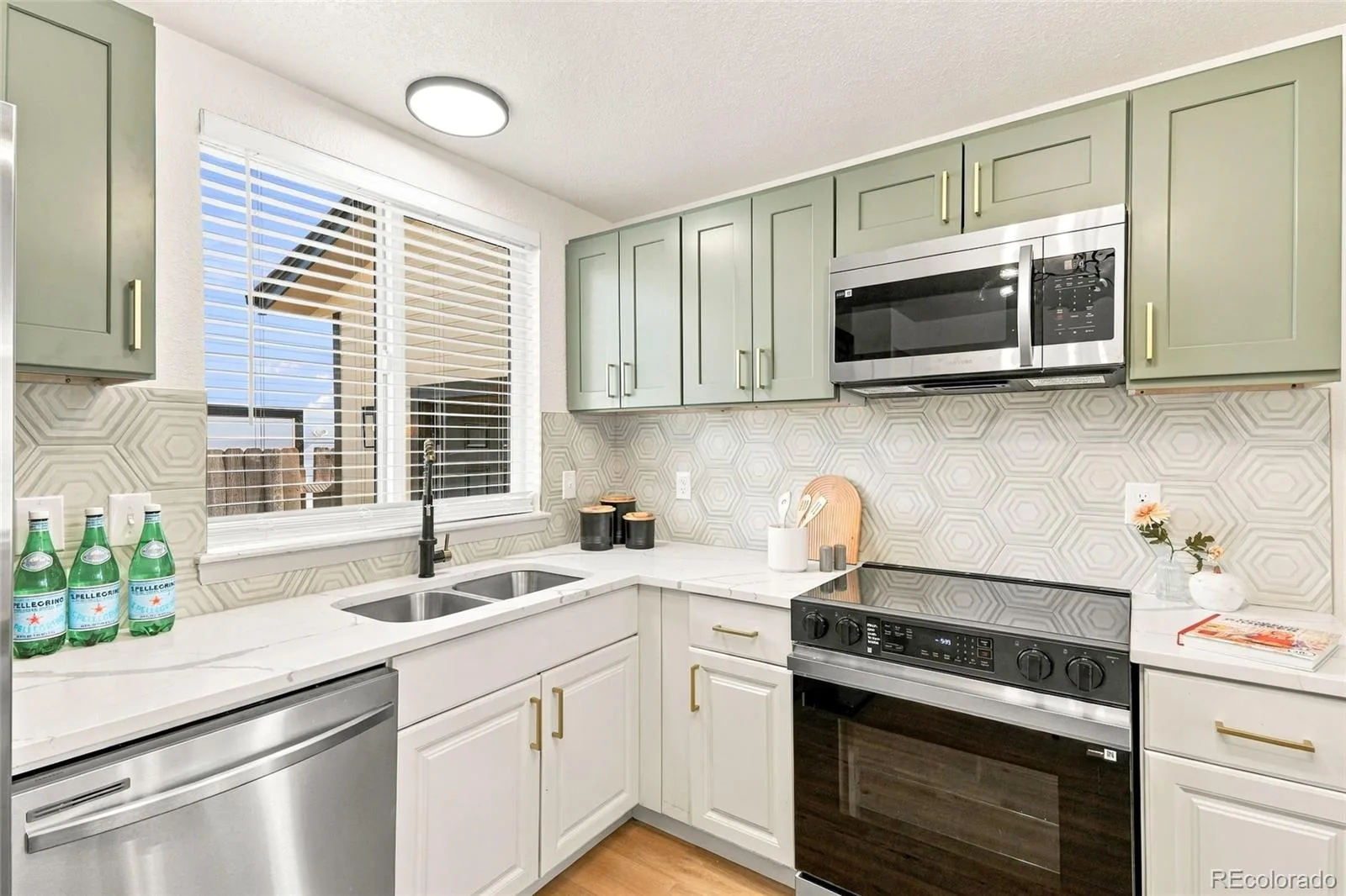 14581 E 43rd Avenue Denver CO 80239 | MLS #REC5941601 10082026215904 1600 5