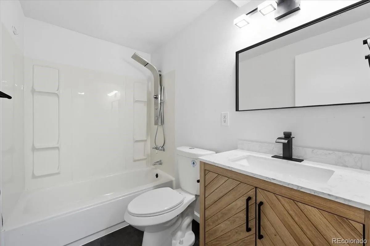 13202 E Linvale Place Aurora CO 80014 MLS #REC5944297 04282026043402 1200 9