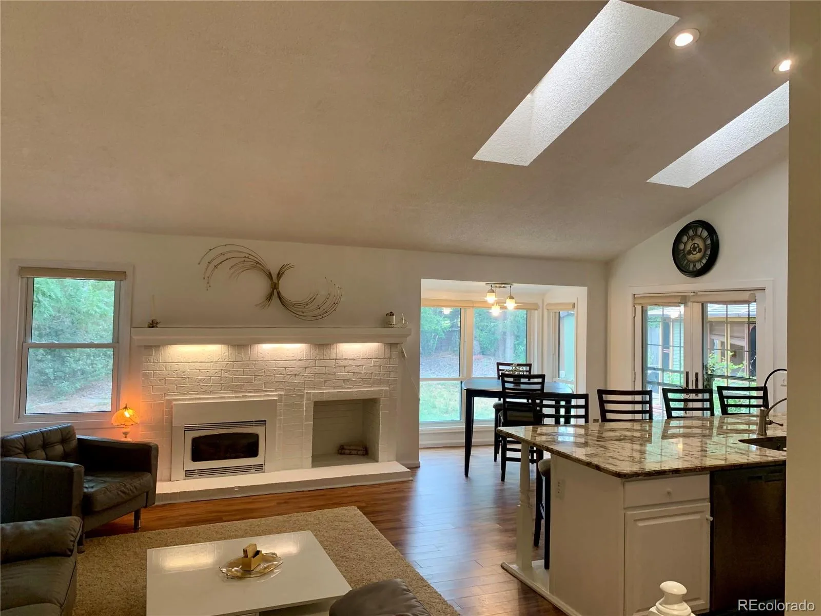 8266 S Logan Court Littleton CO 80122 | MLS #REC5946156 08052026055144 1600 4