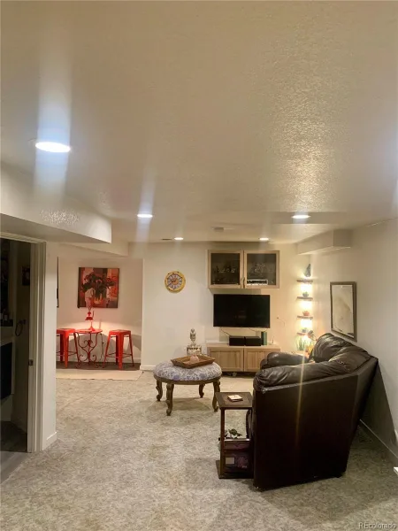 8266 S Logan Court Littleton CO 80122 | MLS #REC5946156 08052026055144 800 30