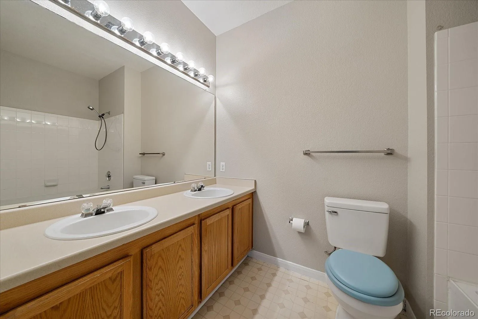 6017 Castlegate Drive #F17 Castle Rock CO 80108 | MLS #REC5948477 07032026161332 1600 18