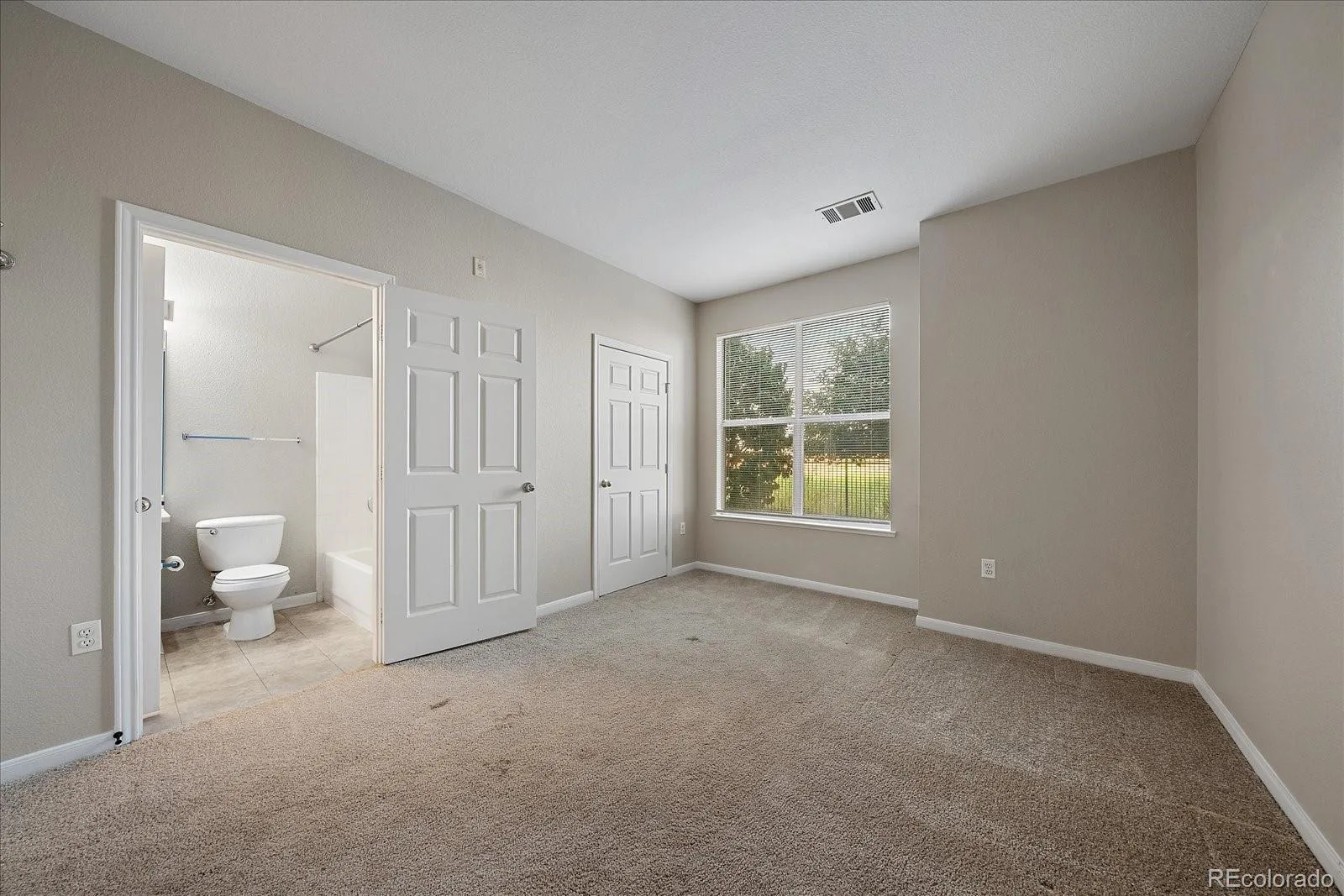 6017 Castlegate Drive #F17 Castle Rock CO 80108 | MLS #REC5948477 07032026161332 1600 21