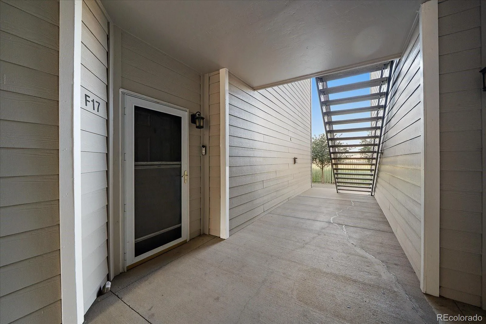 6017 Castlegate Drive #F17 Castle Rock CO 80108 | MLS #REC5948477 07032026161332 1600 3