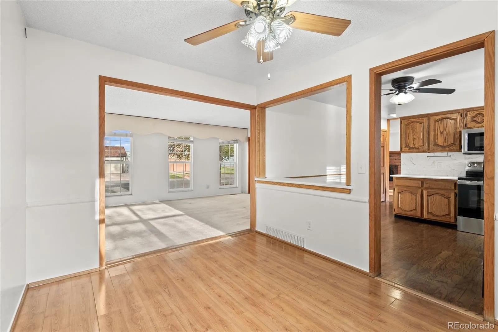 2447 S Evanston Street Aurora CO 80014 MLS #REC5948757 04172026154702 1600 13