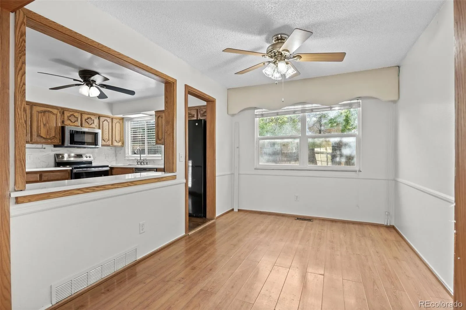 2447 S Evanston Street Aurora CO 80014 MLS #REC5948757 04172026154702 1600 15