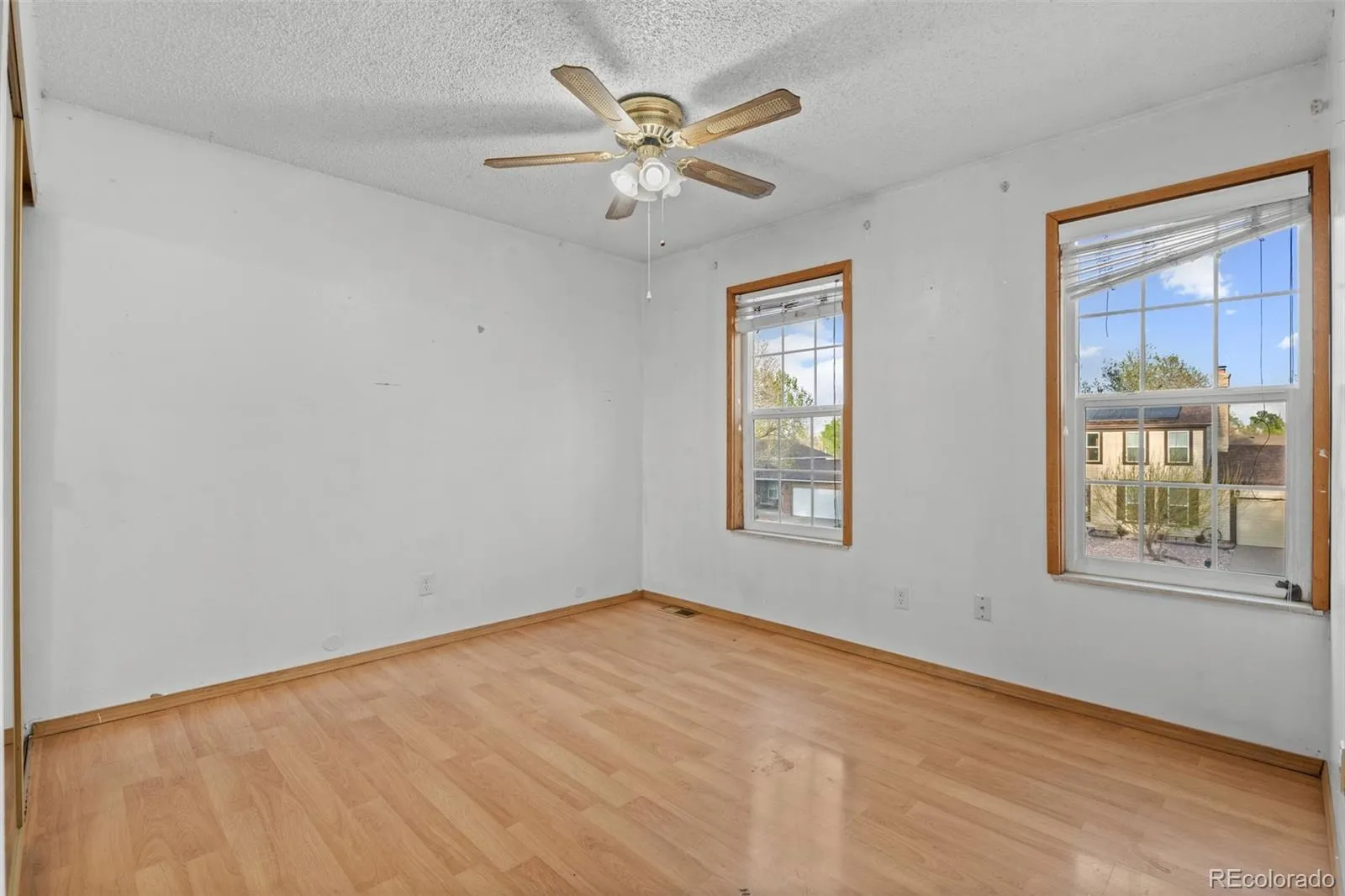 2447 S Evanston Street Aurora CO 80014 MLS #REC5948757 04172026154702 1600 24