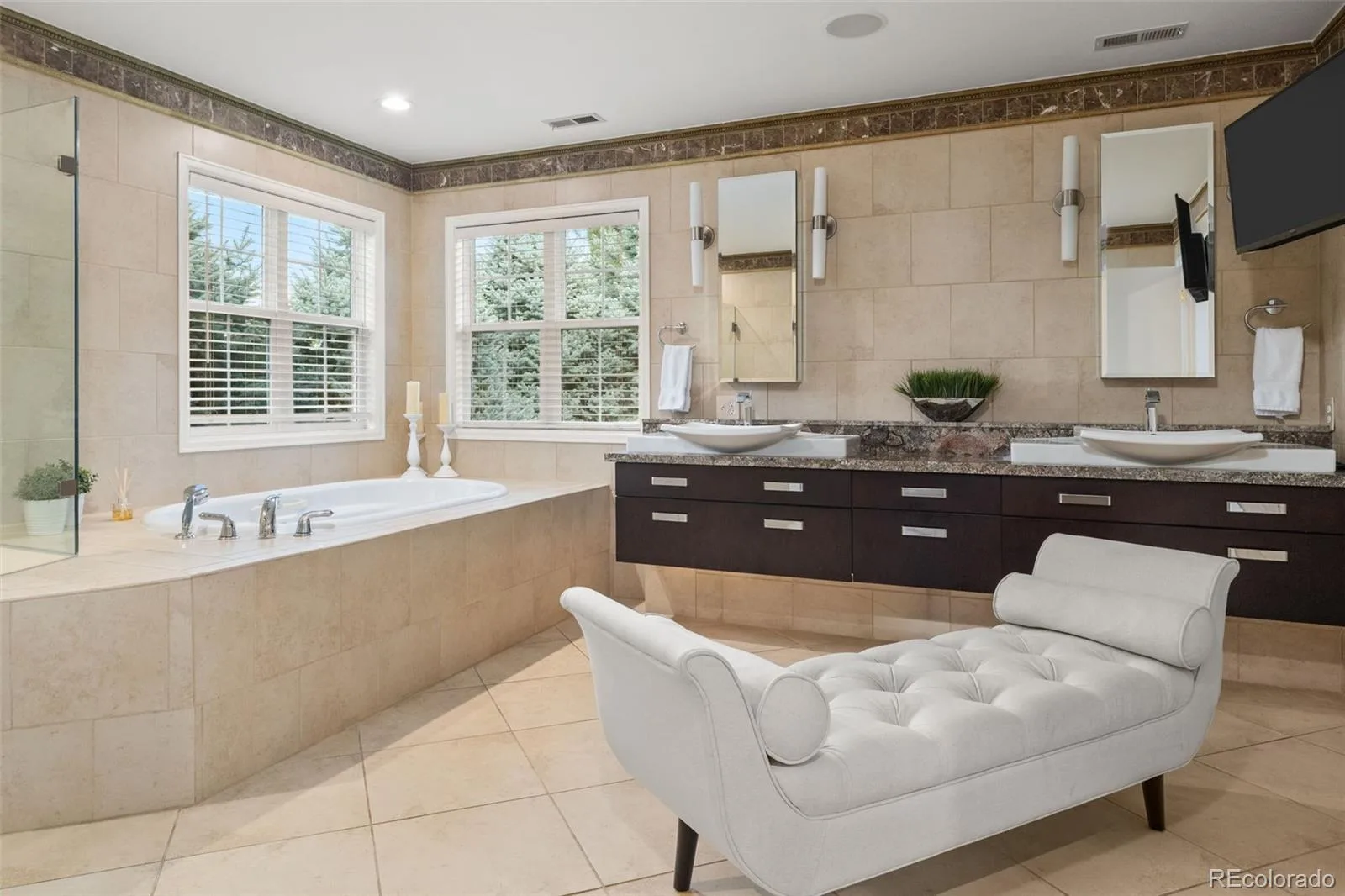 6072 S Paris Street Greenwood Village CO 80111 | MLS #REC5950763 08202026172509 1600 22