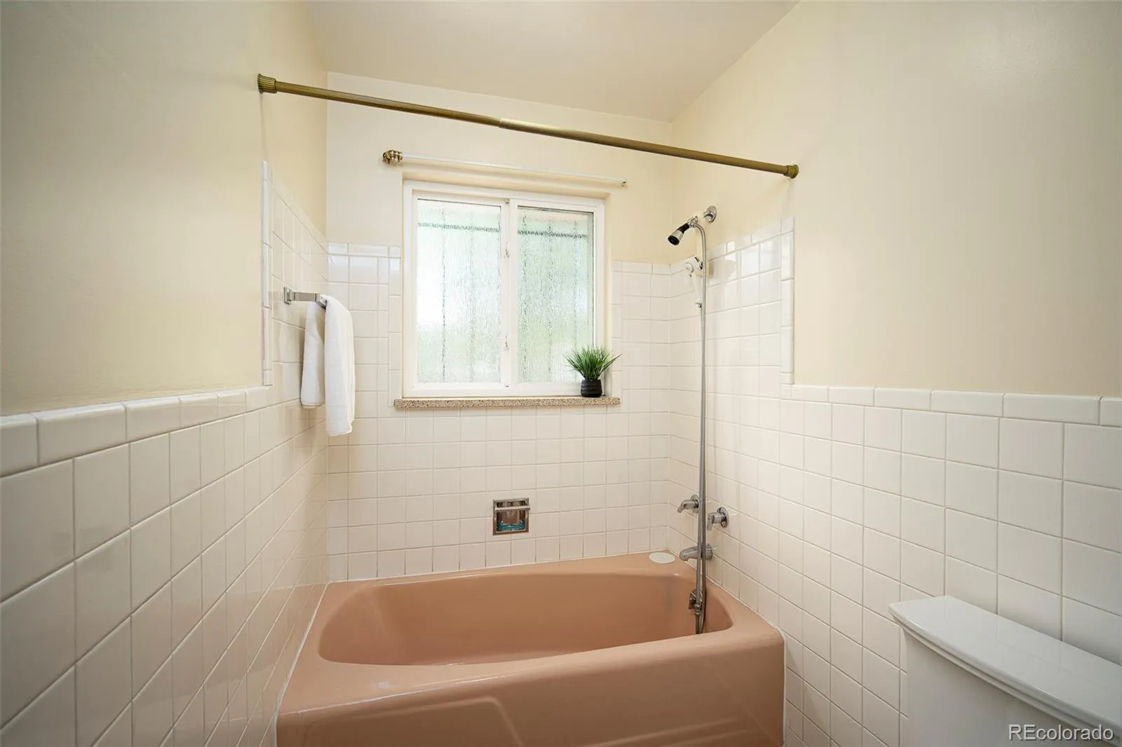 4090 Zephyr Drive Wheat Ridge CO 80033 MLS #REC5951148 05212026145205 1600 24