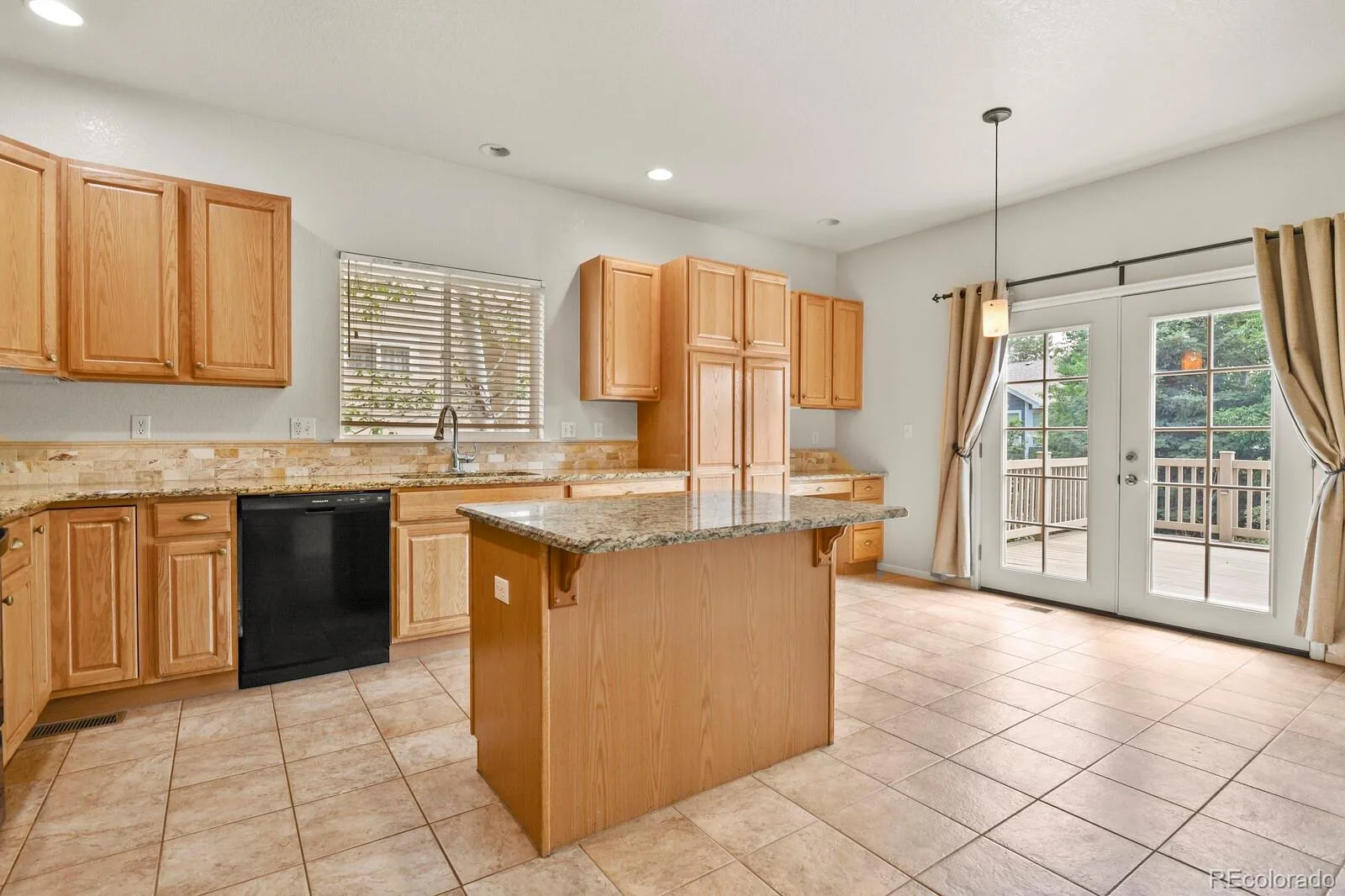 20734 E Peakview Place Aurora CO 80016 MLS #REC5952260 06262026201304 1600 12