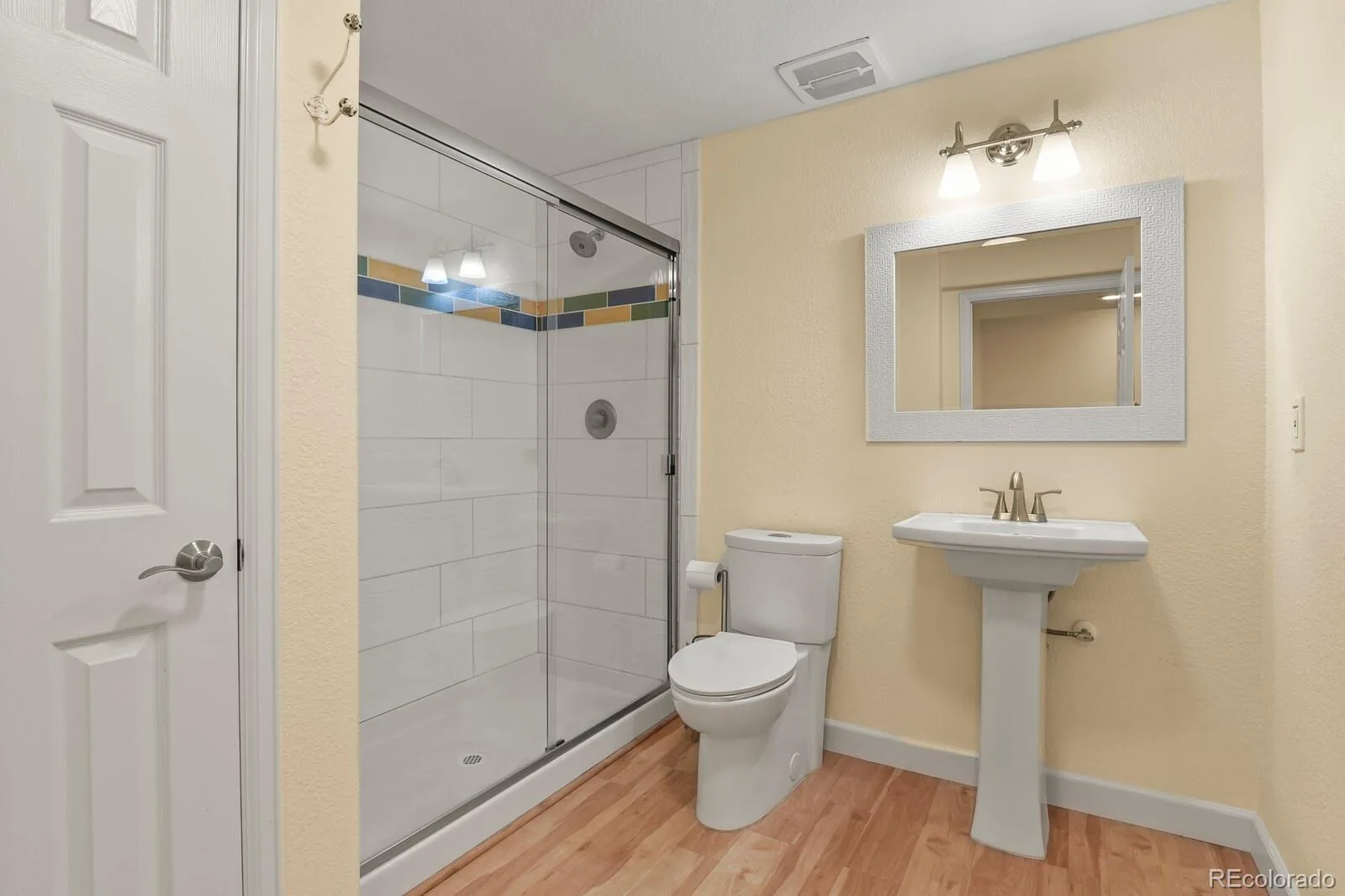 20734 E Peakview Place Aurora CO 80016 MLS #REC5952260 06262026201304 1600 32