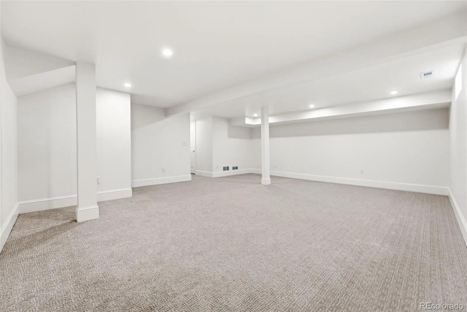 680 Albion Street Denver CO 80220 MLS #REC5954886 07102026011521 1600 32
