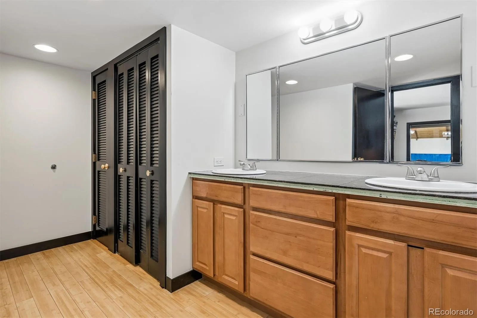 21967 Mountsfield Drive Golden CO 80401 | MLS #REC5956223 08252026170507 1600 31