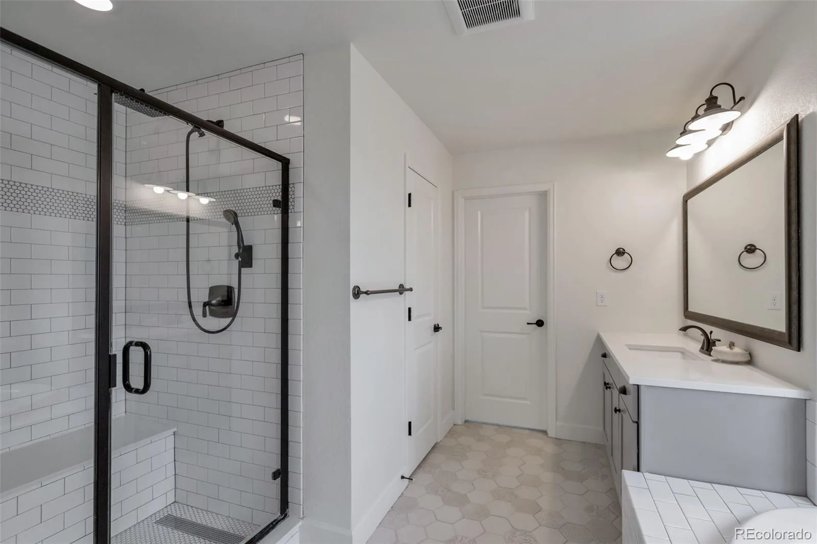 7029 W Warren Avenue Denver CO 80227 MLS #REC5957481 06112026172021 1600 19