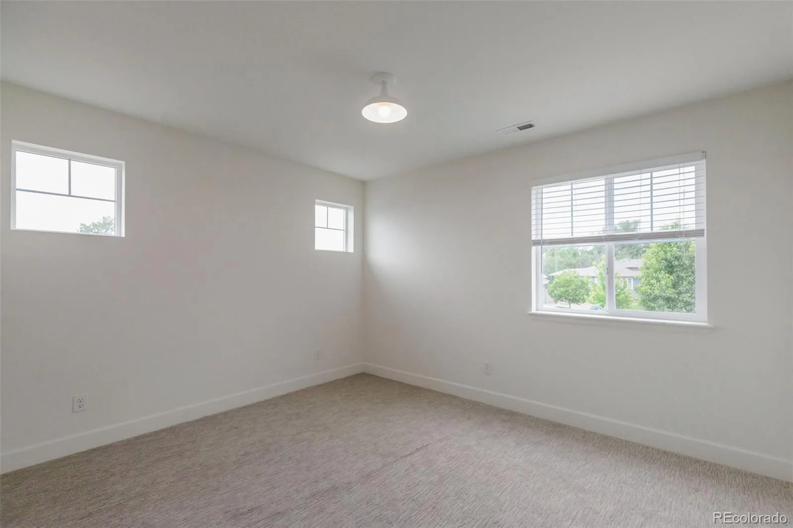 7029 W Warren Avenue Denver CO 80227 MLS #REC5957481 06112026172021 1600 32