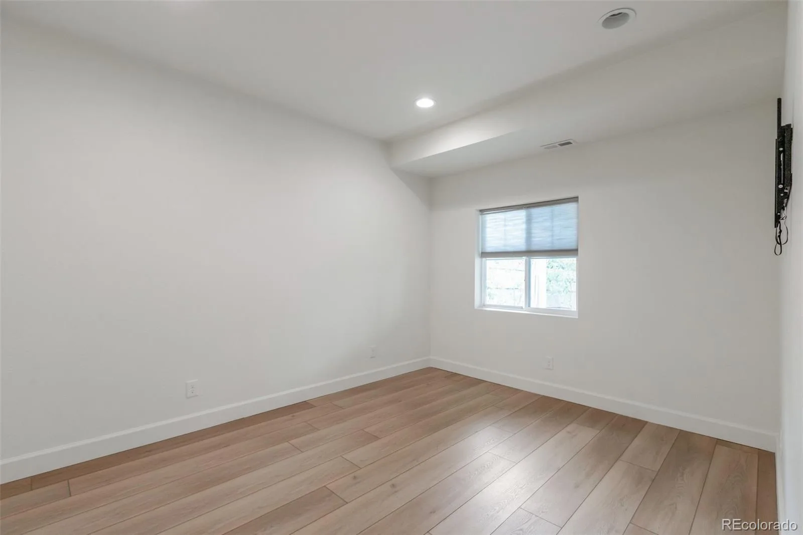 7029 W Warren Avenue Denver CO 80227 MLS #REC5957481 06112026172021 1600 38
