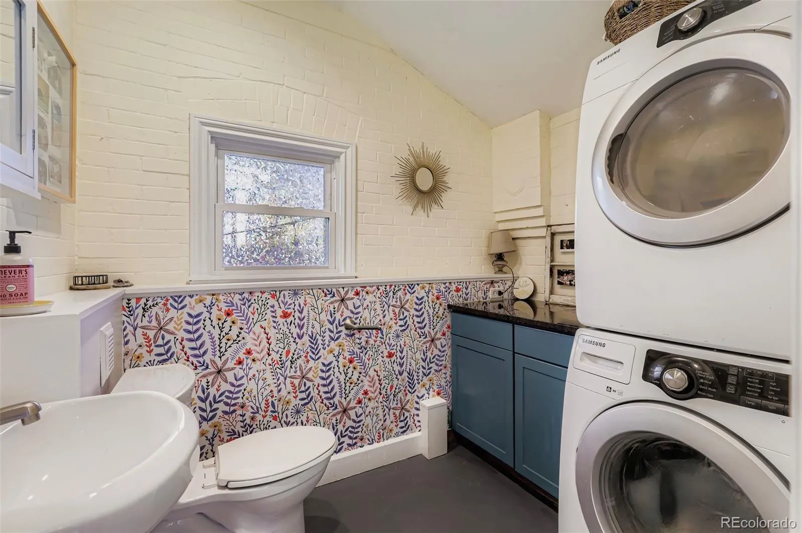 04082026230627 1600 12