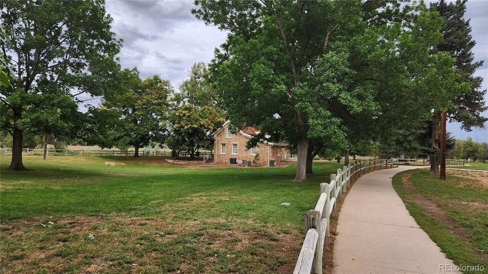 2557 S Dover Street #28 Lakewood CO 80227 | MLS #REC5958199 09222026112534 1600 47