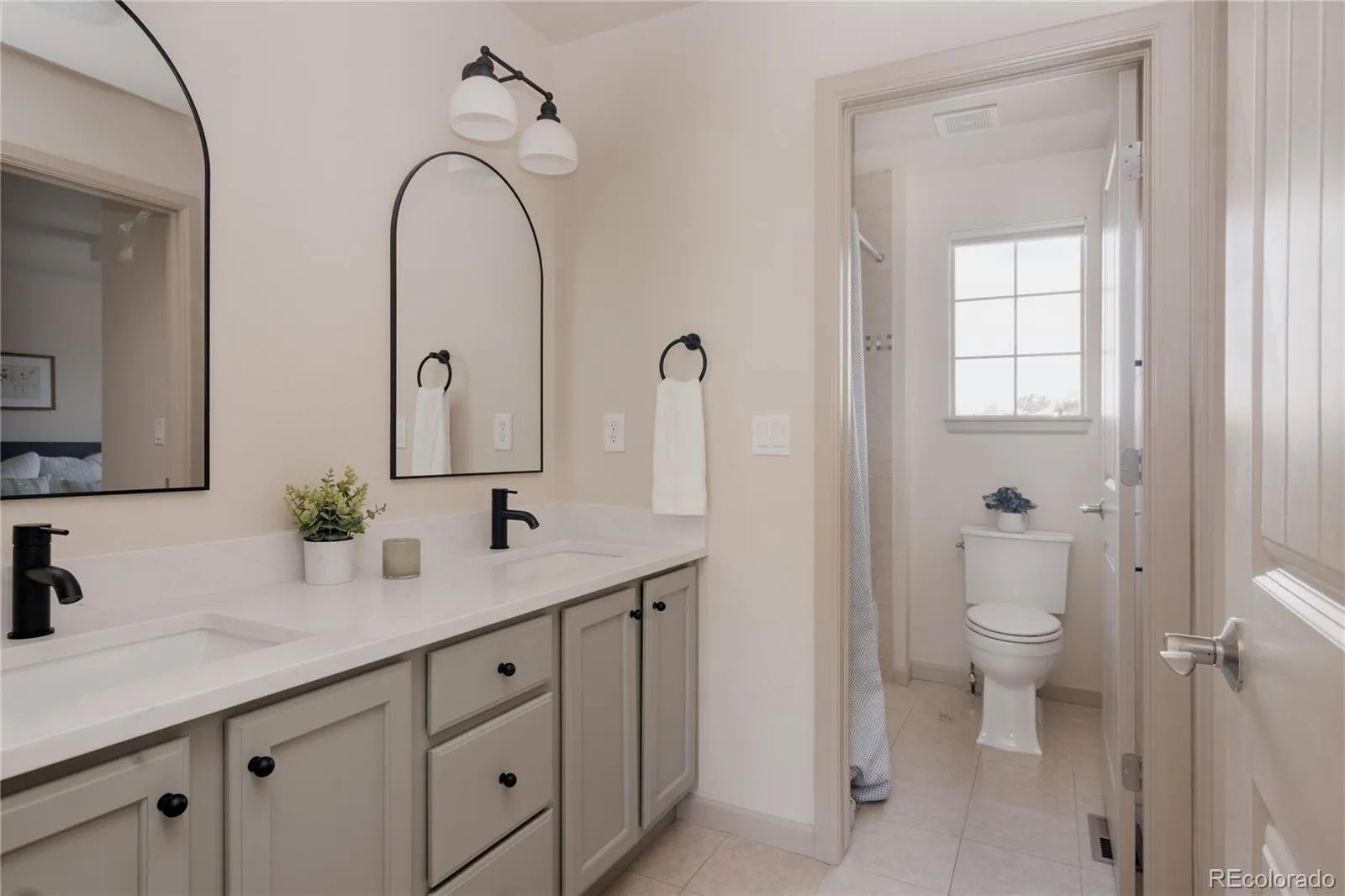 04072026235505 1600 33