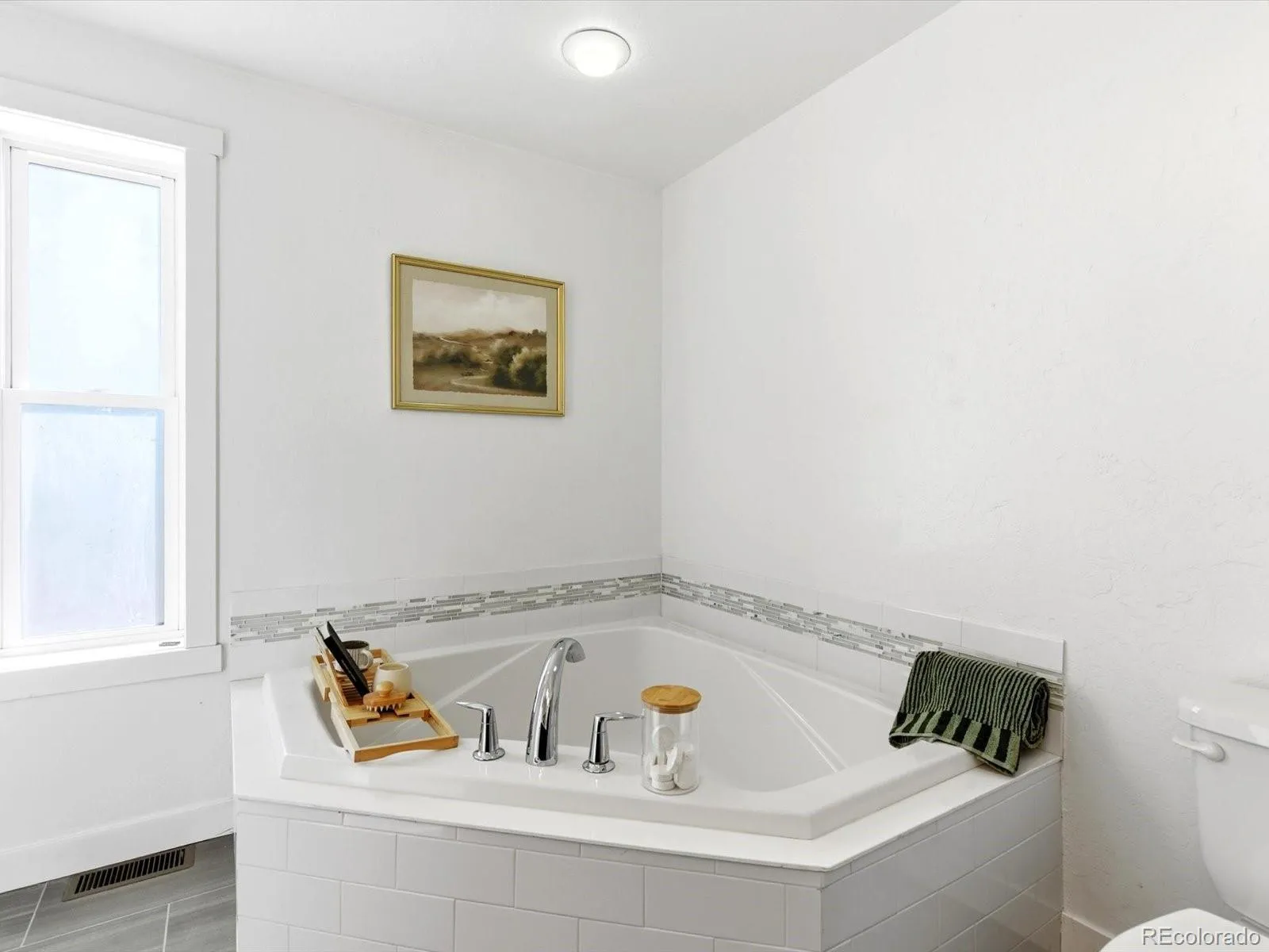 3323 N Clayton Street Denver CO 80205 MLS #REC5961391 04232026172222 1600 25