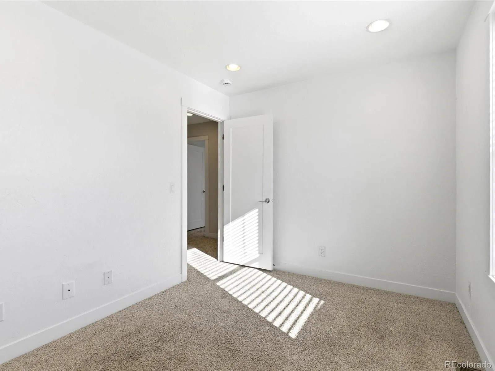 3323 N Clayton Street Denver CO 80205 MLS #REC5961391 04232026172222 1600 28