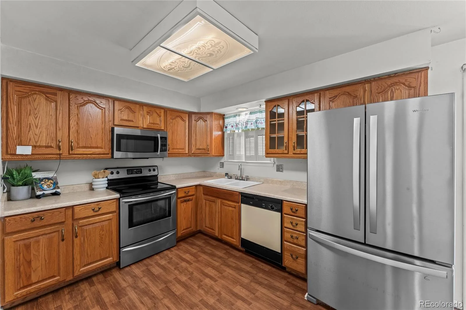 2591 S Eagle Circle Aurora CO 80014 | MLS #REC5962782 08162026050620 1600 12