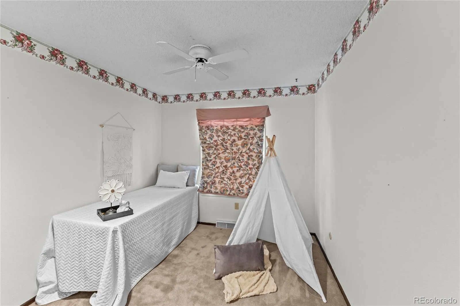 2591 S Eagle Circle Aurora CO 80014 | MLS #REC5962782 08162026050620 1600 17