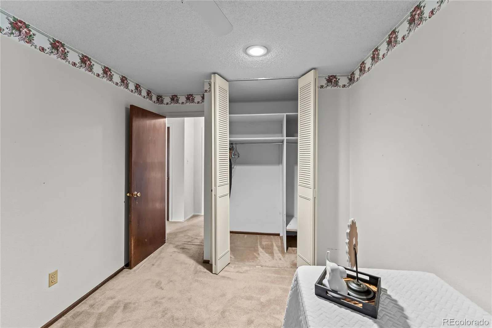 2591 S Eagle Circle Aurora CO 80014 | MLS #REC5962782 08162026050620 1600 18