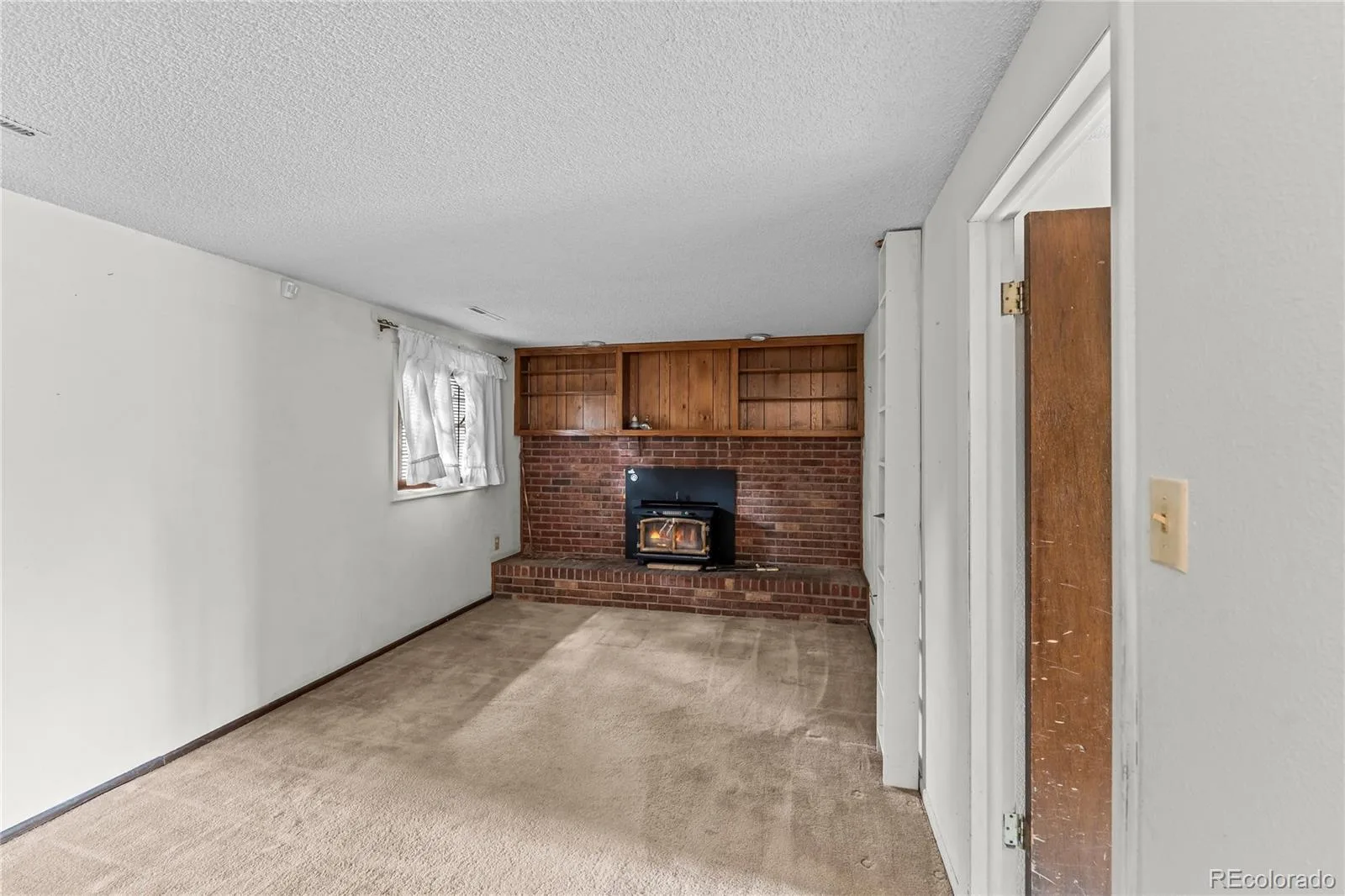 2591 S Eagle Circle Aurora CO 80014 | MLS #REC5962782 08162026050620 1600 22