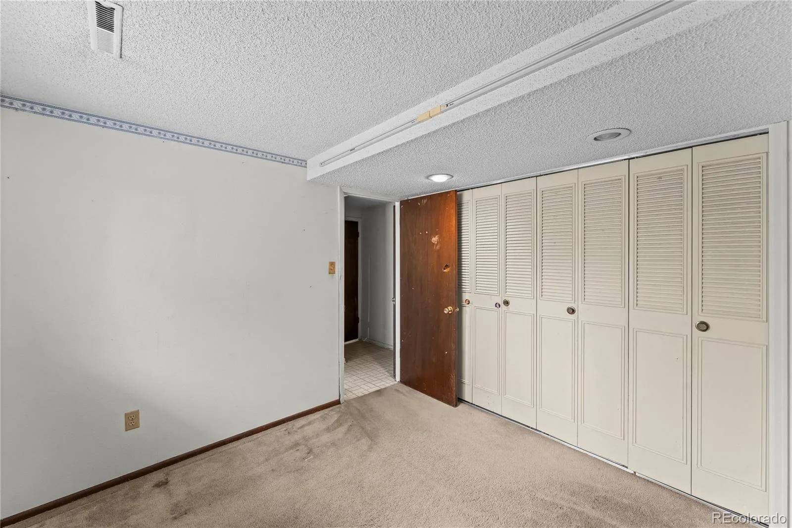 2591 S Eagle Circle Aurora CO 80014 | MLS #REC5962782 08162026050620 1600 26