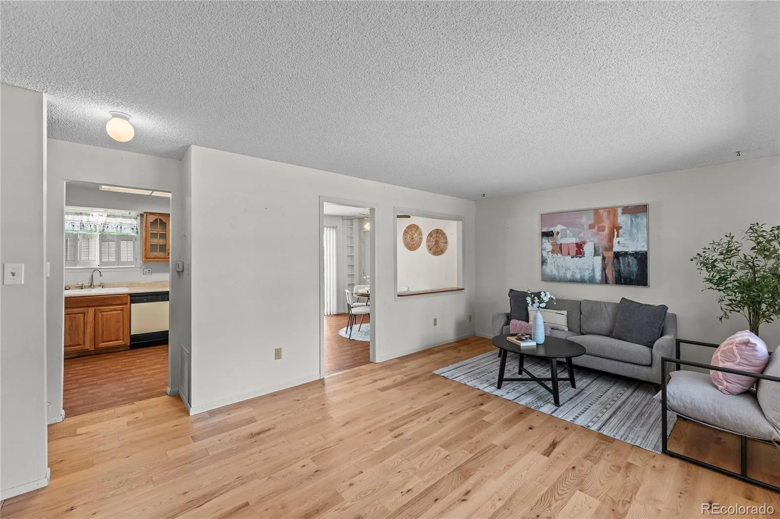 2591 S Eagle Circle Aurora CO 80014 | MLS #REC5962782 08162026050620 1600 3